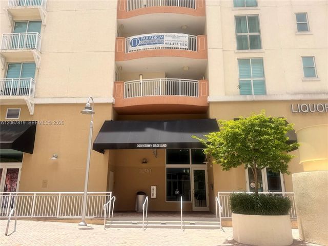 7290 SW 90th Street 207, Miami, FL 33156