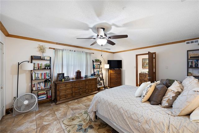 806 Avenue 8 SE, Atkins, AR 72823