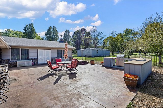 806 Avenue 8 SE, Atkins, AR 72823