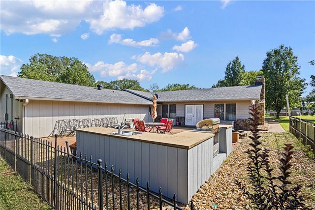 806 Avenue 8 SE, Atkins, AR 72823