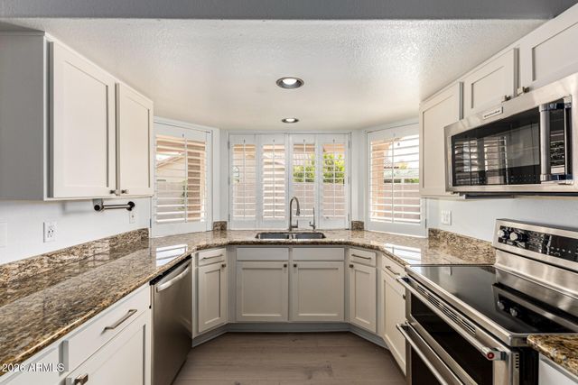 757 E COURTNEY Lane, Tempe, AZ 85284