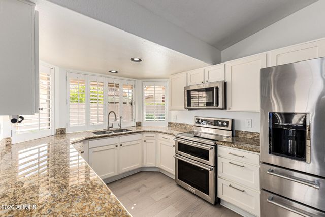 757 E COURTNEY Lane, Tempe, AZ 85284