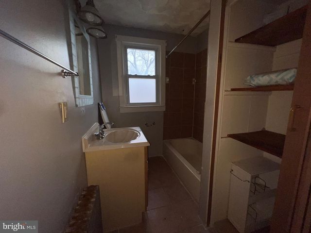 6842 WALDORF AVE, Pennsauken, NJ 08110