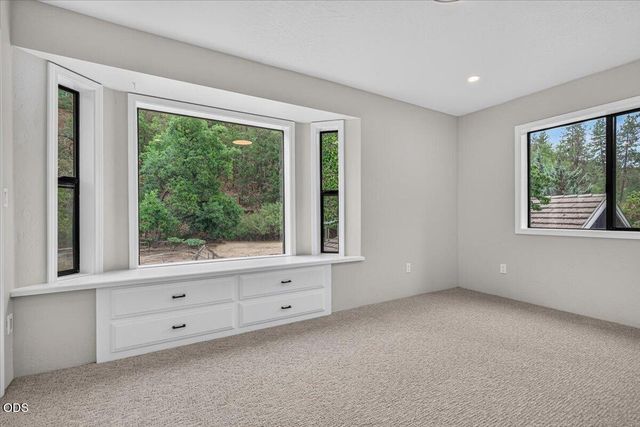 791 Oregon 238, Jacksonville, OR 97530
