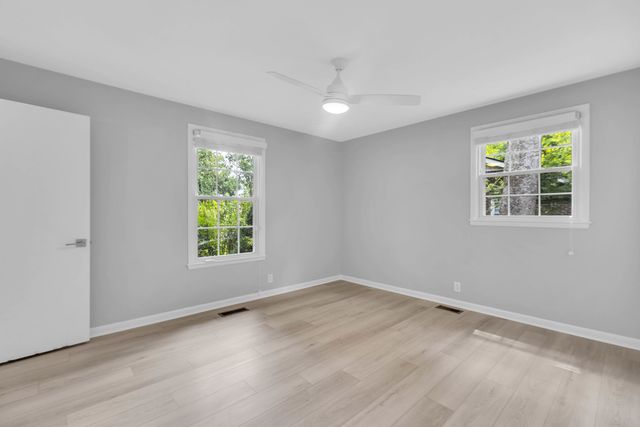 203 Southburn Dr, Hendersonville, TN 37075