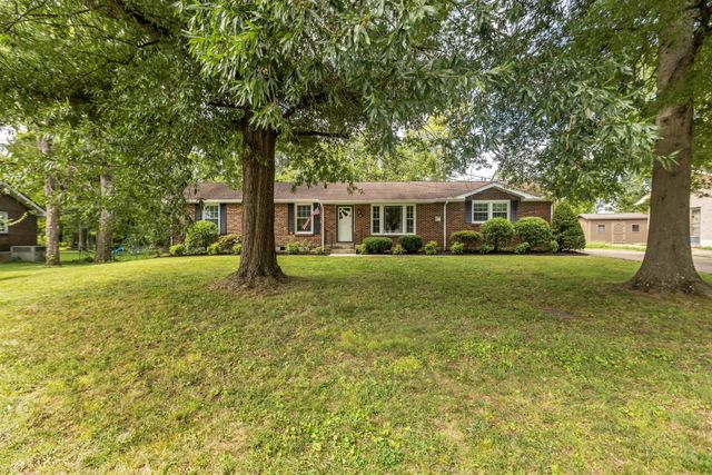 203 Southburn Dr, Hendersonville, TN 37075