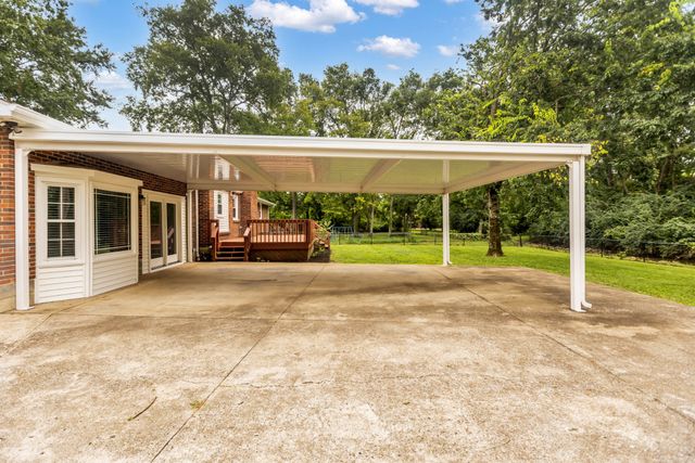 203 Southburn Dr, Hendersonville, TN 37075