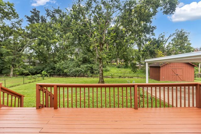 203 Southburn Dr, Hendersonville, TN 37075