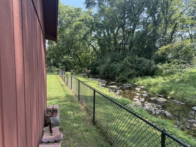 203 Southburn Dr, Hendersonville, TN 37075