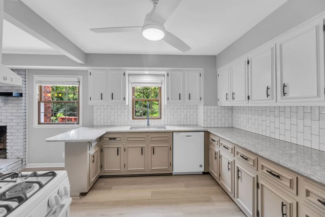 203 Southburn Dr, Hendersonville, TN 37075