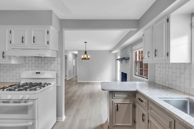 203 Southburn Dr, Hendersonville, TN 37075