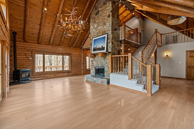 1961 W Finley River Drive, Nixa, MO 65714