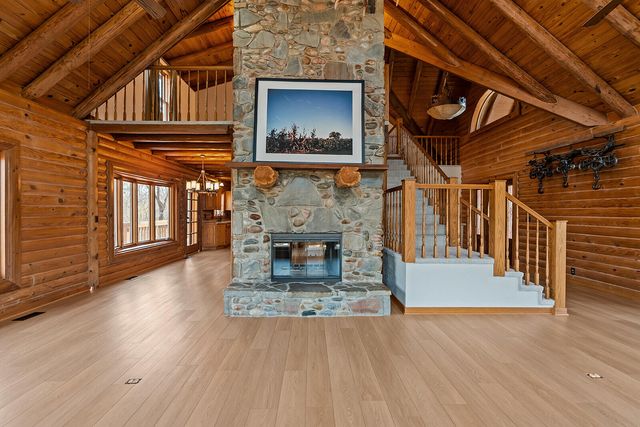 1961 W Finley River Drive, Nixa, MO 65714