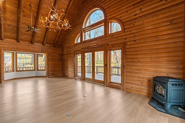 1961 W Finley River Drive, Nixa, MO 65714