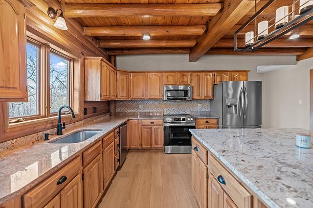 1961 W Finley River Drive, Nixa, MO 65714