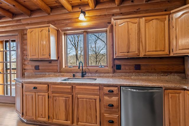 1961 W Finley River Drive, Nixa, MO 65714