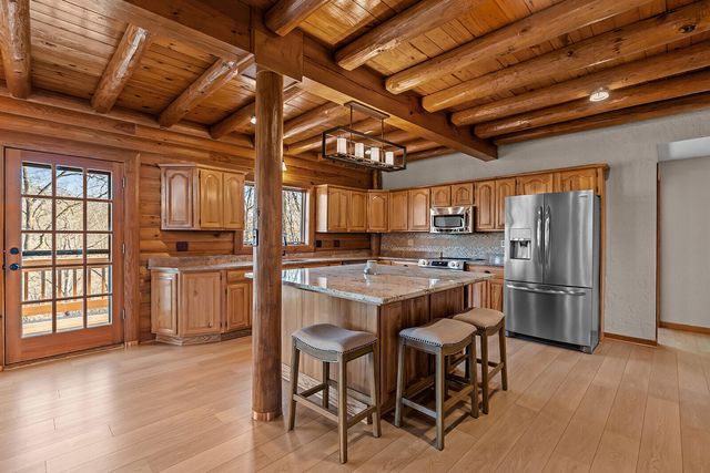 1961 W Finley River Drive, Nixa, MO 65714