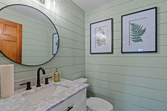 1961 W Finley River Drive, Nixa, MO 65714