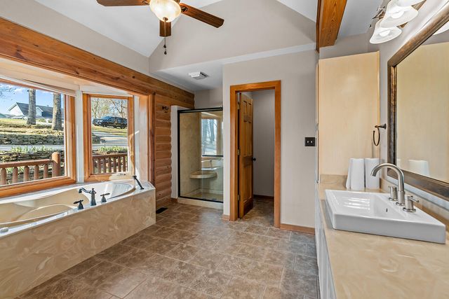 1961 W Finley River Drive, Nixa, MO 65714