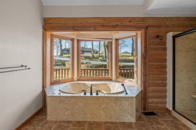 1961 W Finley River Drive, Nixa, MO 65714