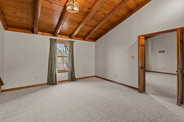 1961 W Finley River Drive, Nixa, MO 65714