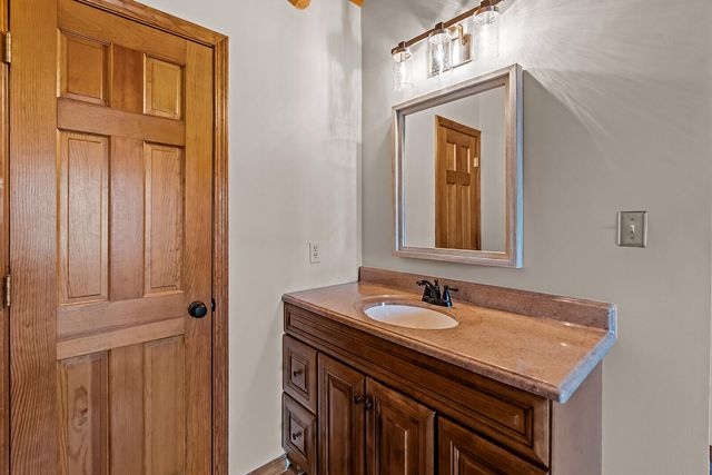 1961 W Finley River Drive, Nixa, MO 65714