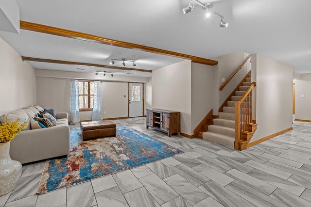 1961 W Finley River Drive, Nixa, MO 65714