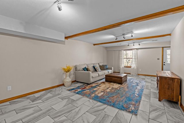 1961 W Finley River Drive, Nixa, MO 65714