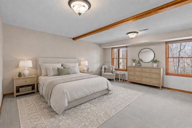 1961 W Finley River Drive, Nixa, MO 65714