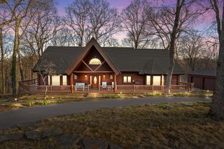 1961 W Finley River Drive, Nixa, MO 65714