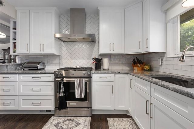 7327 Hardy Street, Overland Park, KS 66204