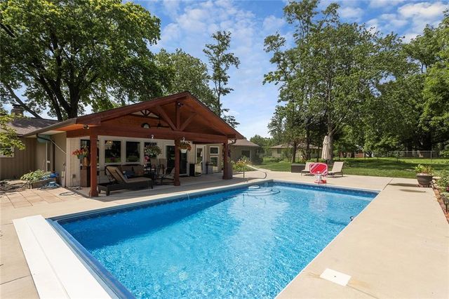 7327 Hardy Street, Overland Park, KS 66204