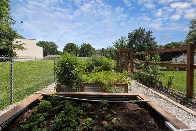 7327 Hardy Street, Overland Park, KS 66204