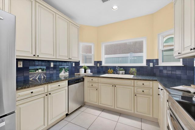 6420 Canterbury NE, Albuquerque, NM 87111