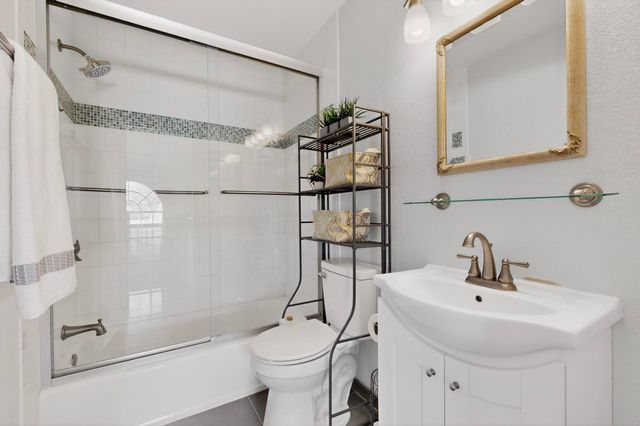 6420 Canterbury NE, Albuquerque, NM 87111