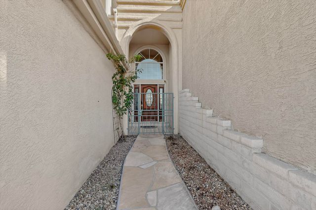 6420 Canterbury NE, Albuquerque, NM 87111