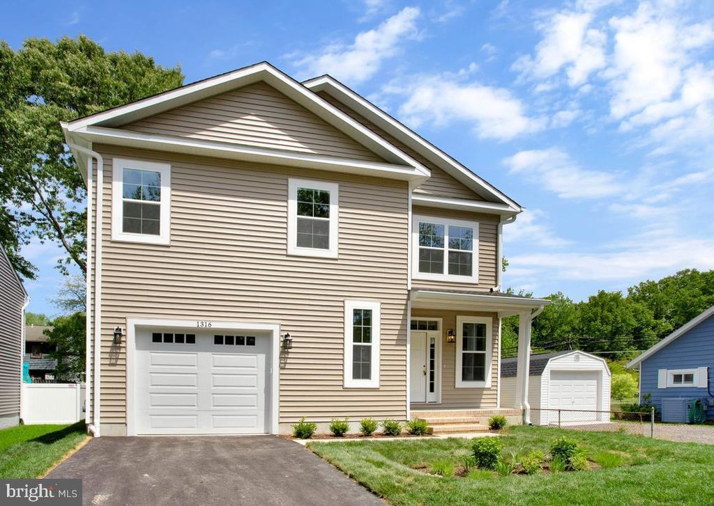 Image 3 of property listing at 1316 JUNIPER ST, Shady Side, MD 20764