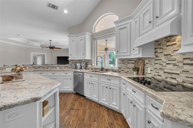 18355 Burkhardt Road, Tomball, TX 77377