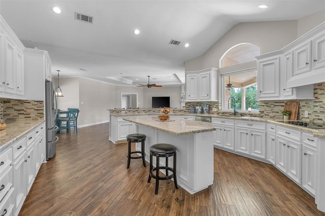 18355 Burkhardt Road, Tomball, TX 77377