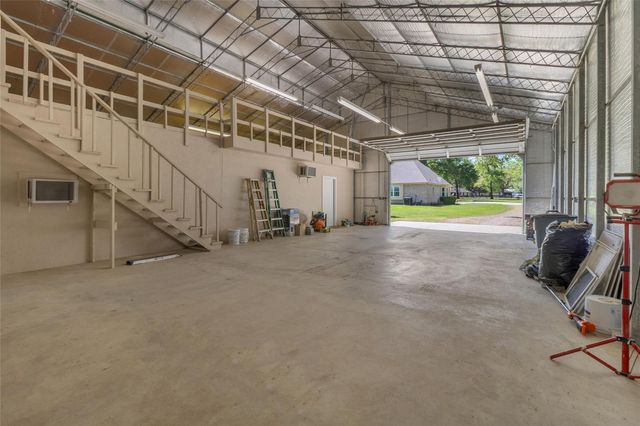 18355 Burkhardt Road, Tomball, TX 77377