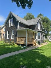 756 13TH Avenue South, Clinton, IA 52732