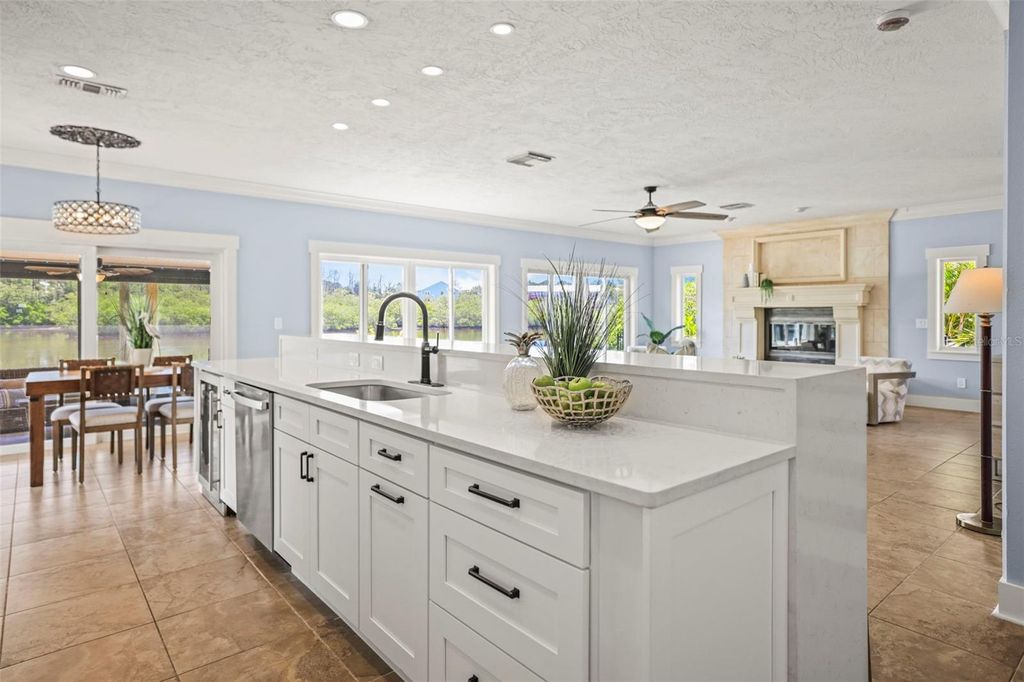 Image 11 of property listing at 412 ORCHID LANE, Palm Harbor, FL 34683