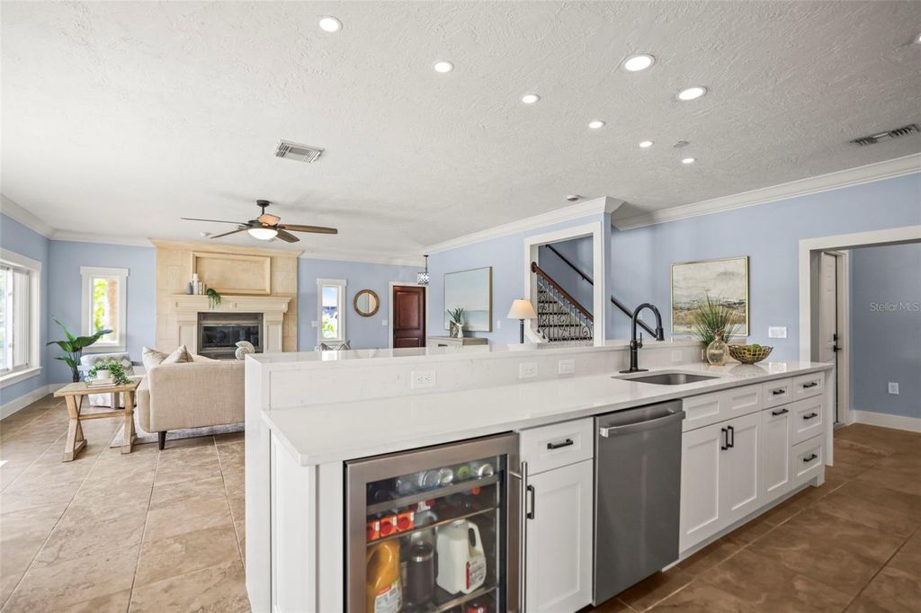 Image 12 of property listing at 412 ORCHID LANE, Palm Harbor, FL 34683