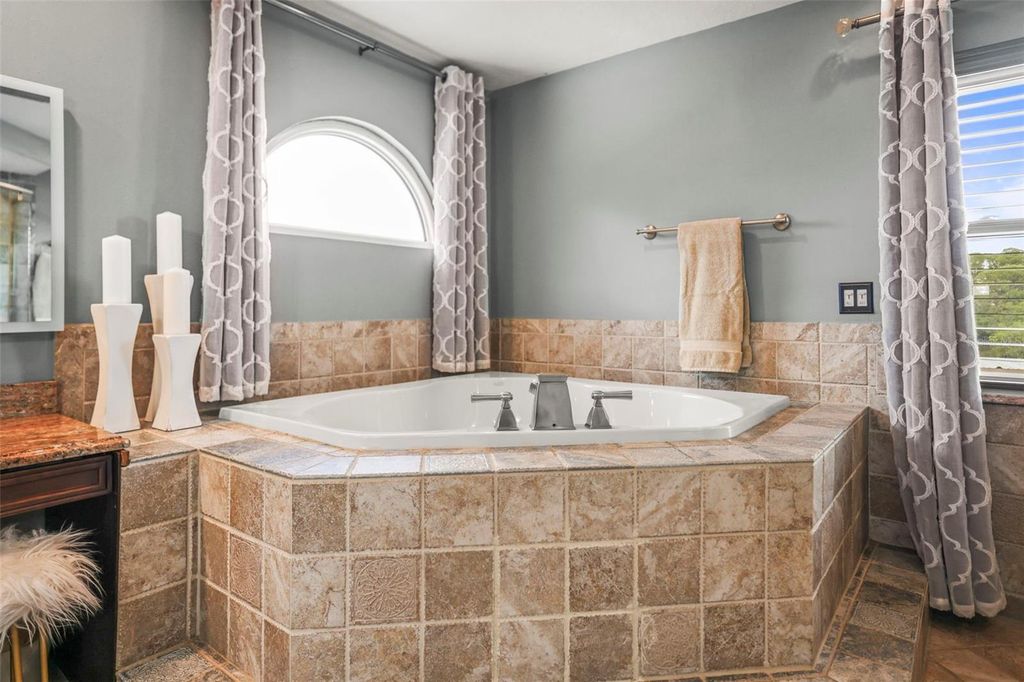 Image 33 of property listing at 412 ORCHID LANE, Palm Harbor, FL 34683