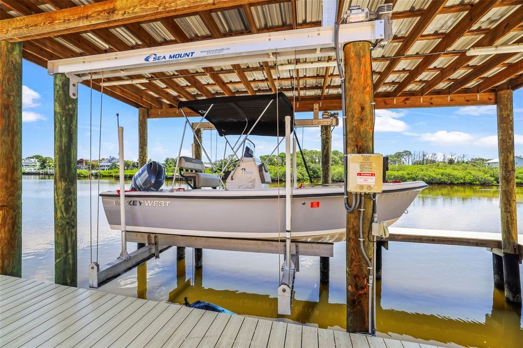 Image 45 of property listing at 412 ORCHID LANE, Palm Harbor, FL 34683