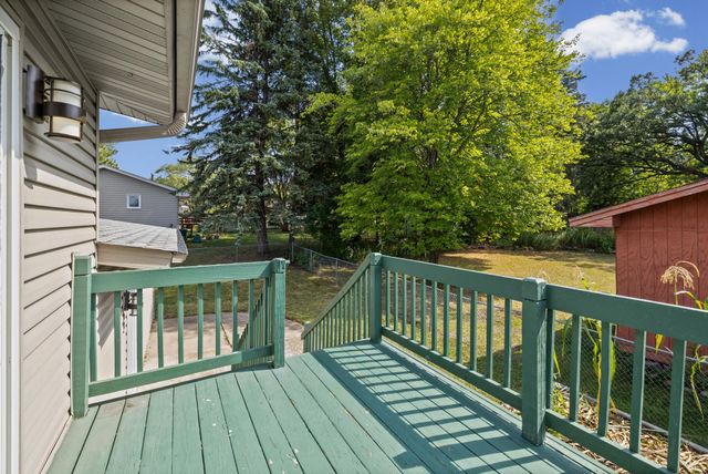 8921 49th Avenue N, New Hope, MN 55428