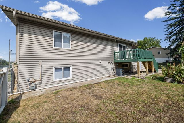 8921 49th Avenue N, New Hope, MN 55428