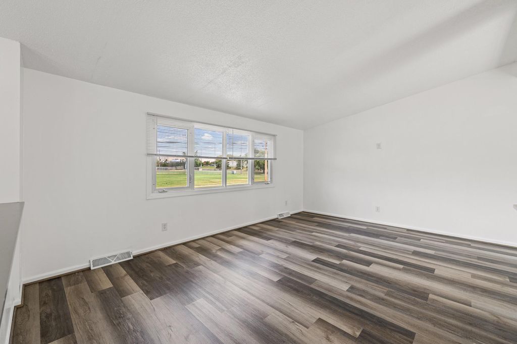 8921 49th Avenue N, New Hope, MN 55428 — photo 5