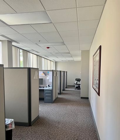 50 Maple St, Springfield, MA 01103