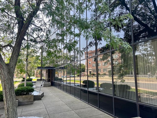 50 Maple St, Springfield, MA 01103